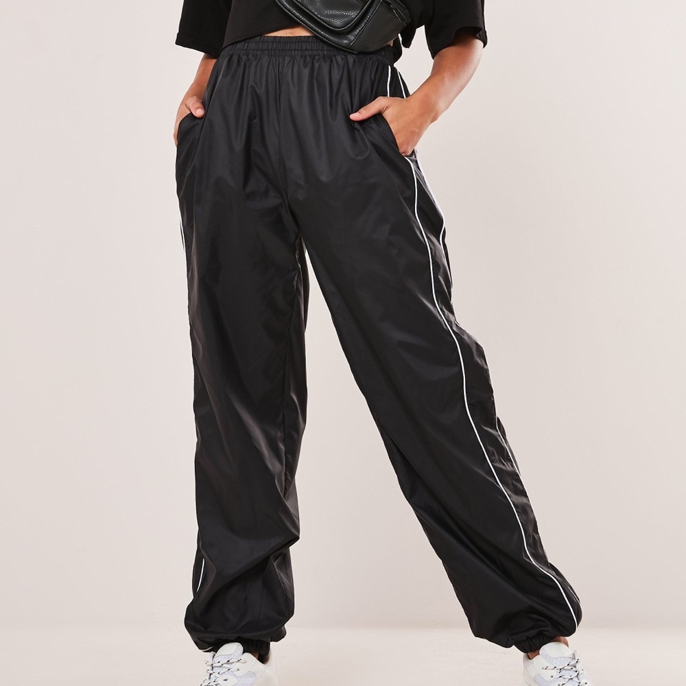 MISSGUIDED Black Contrast Piping Shell Sweatpants
